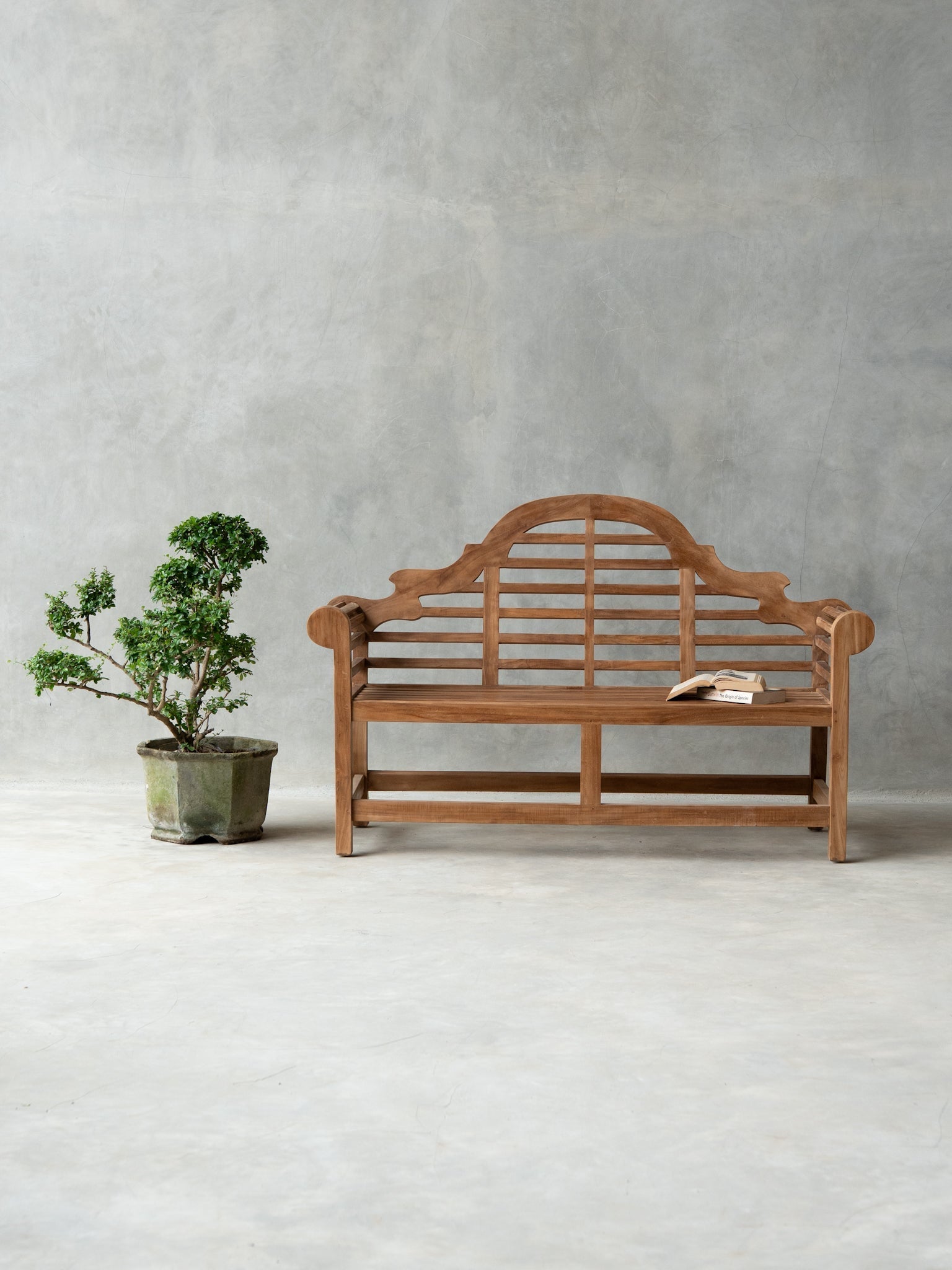 Why Teak Is the Best Material for Outdoor Furniture in India