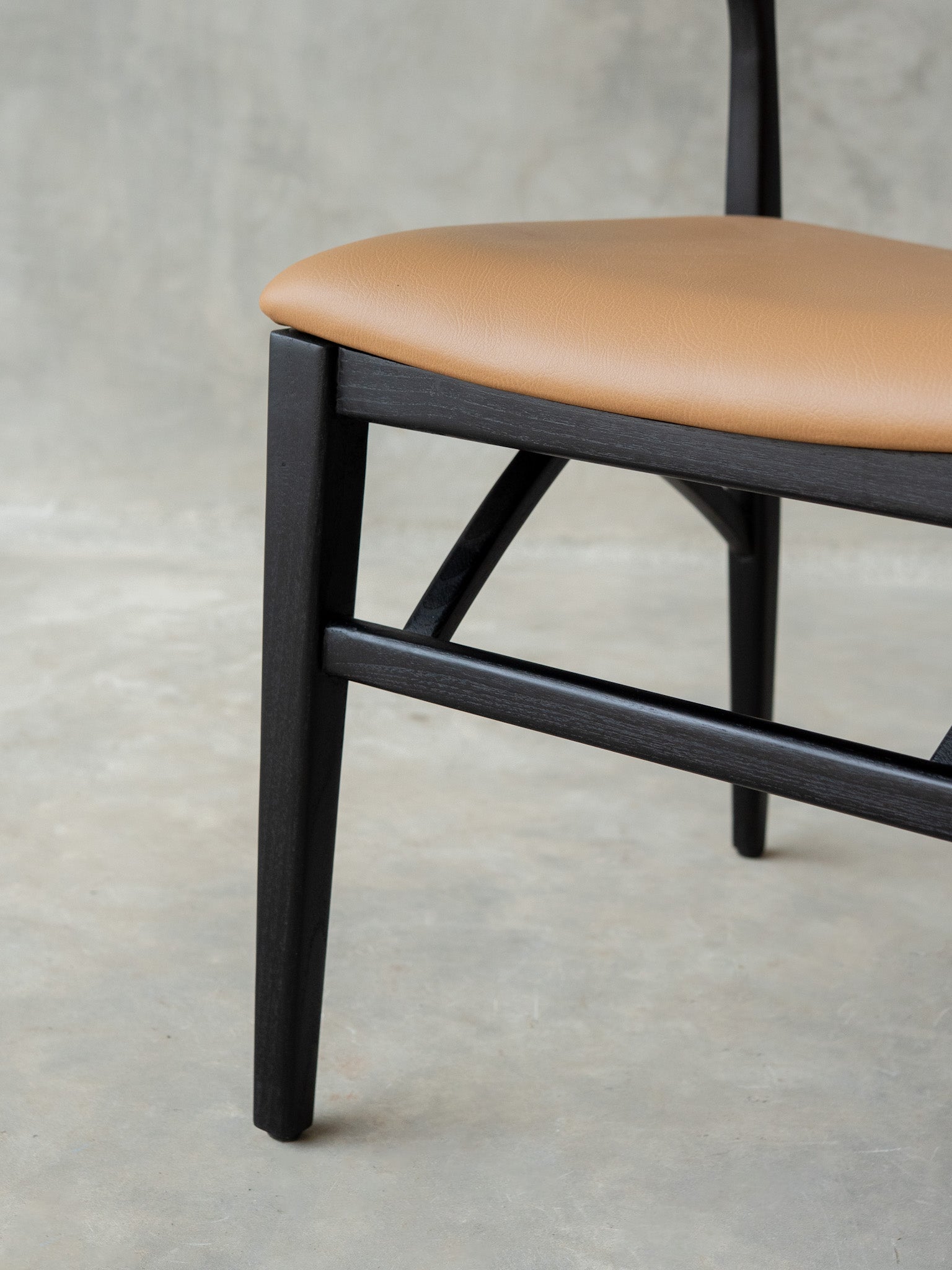 Tavi Dining Chair