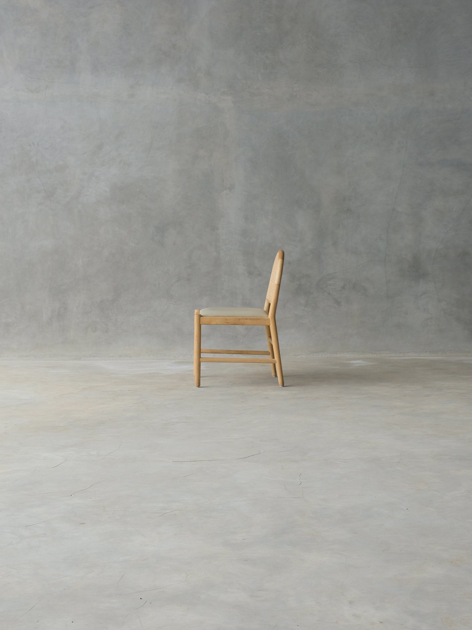 Tharai Dining Chair