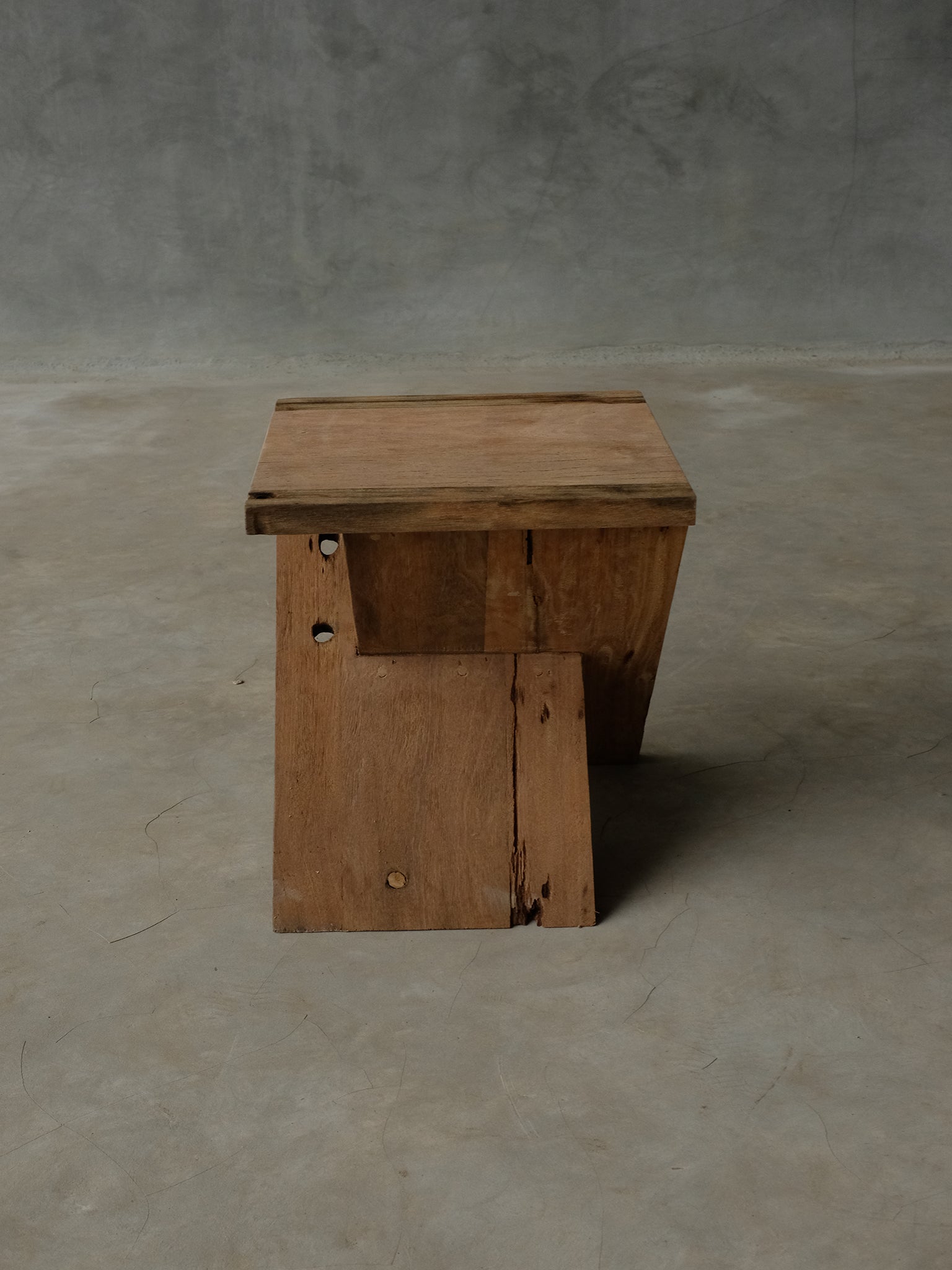 Trave Stool