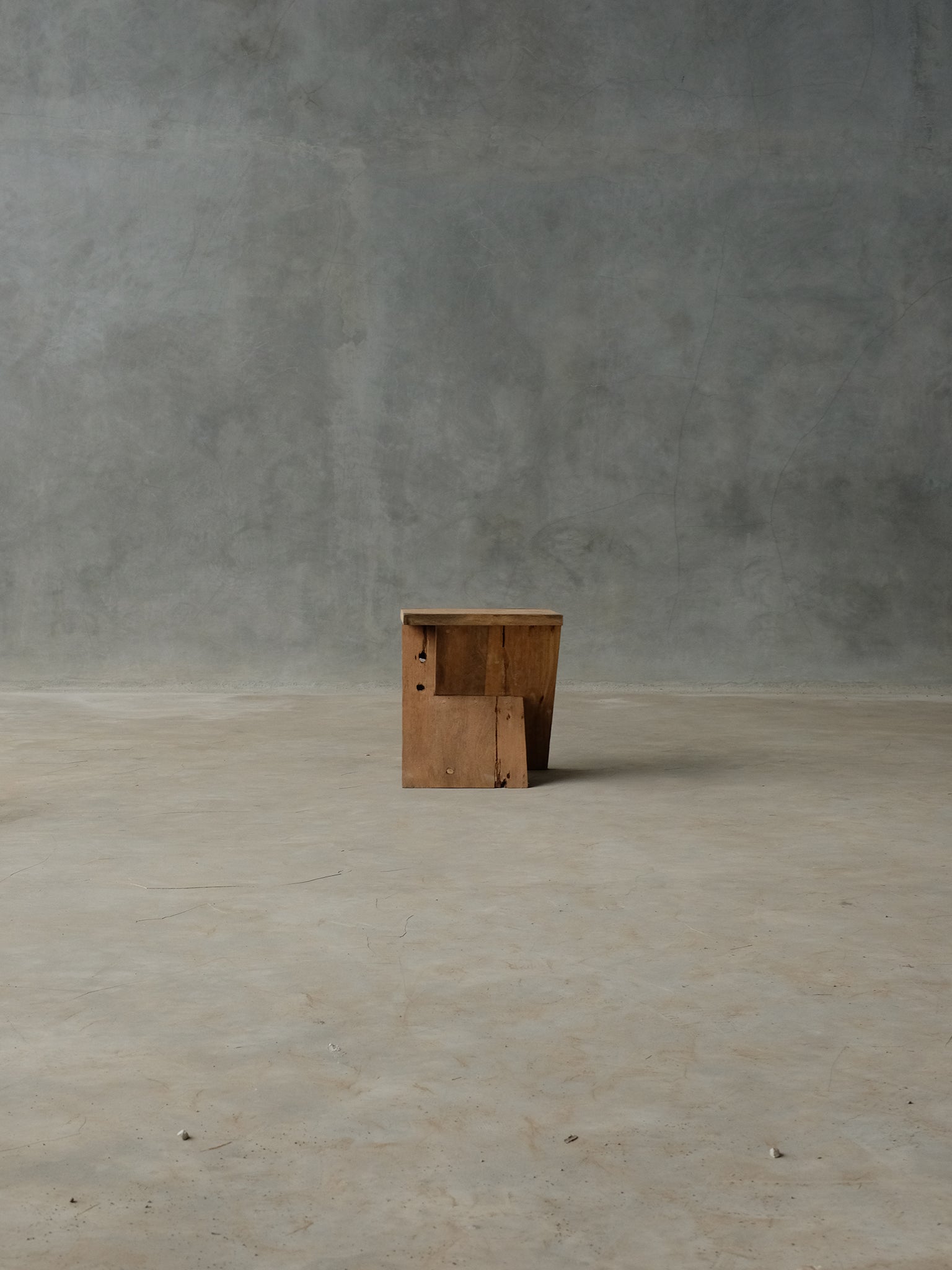 Trave Stool