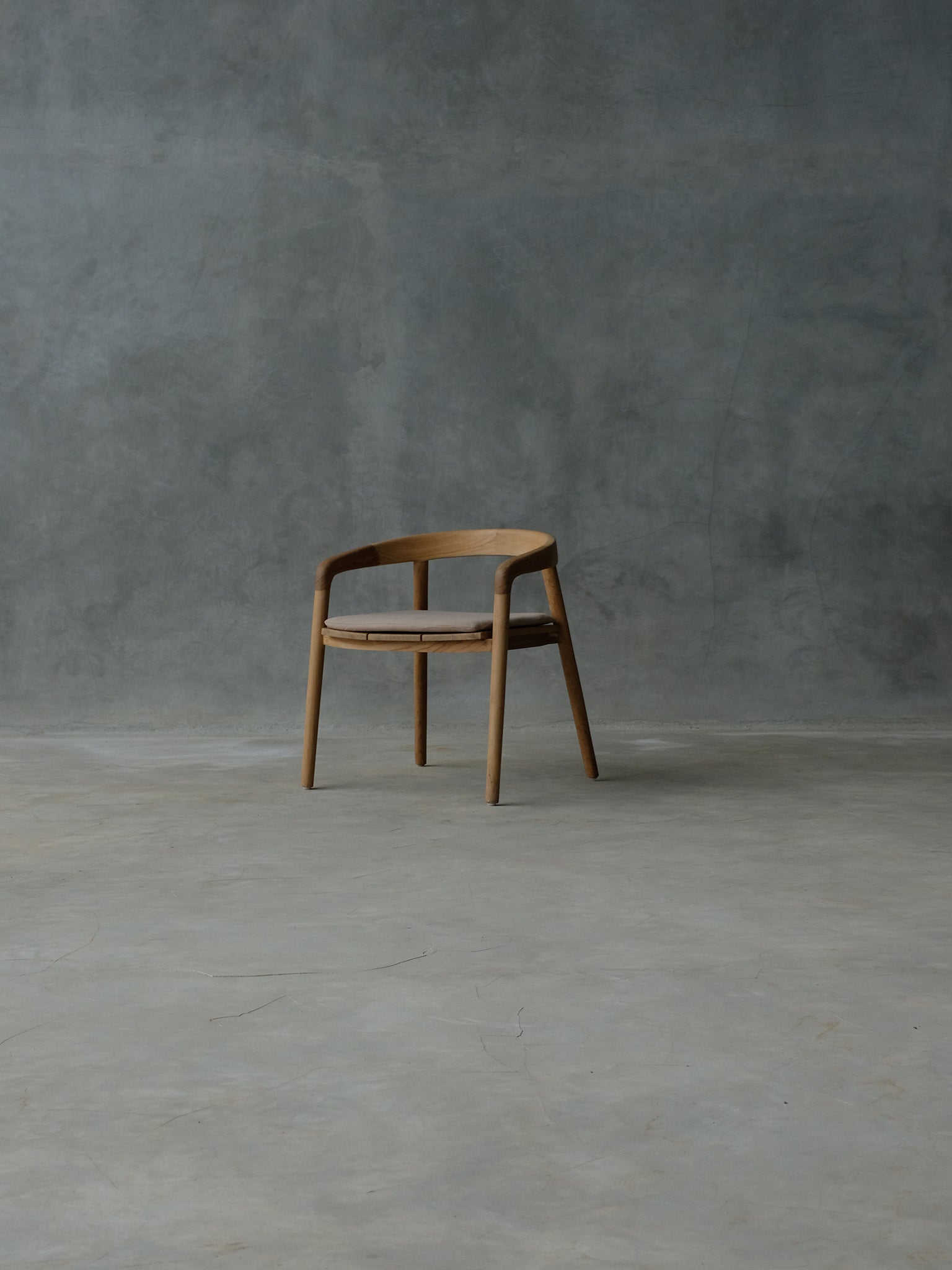 Veedu Dining Chair