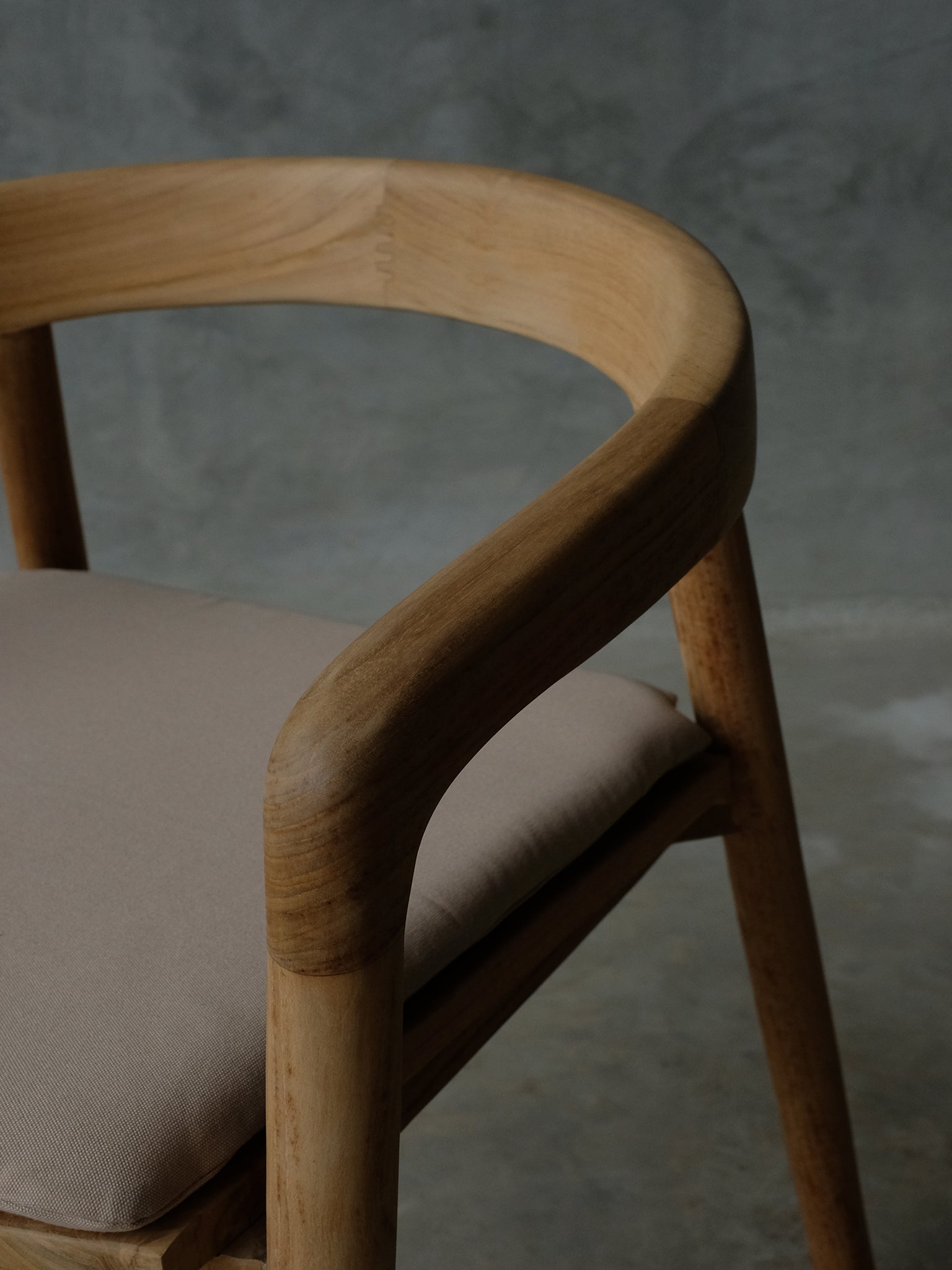 Veedu Dining Chair