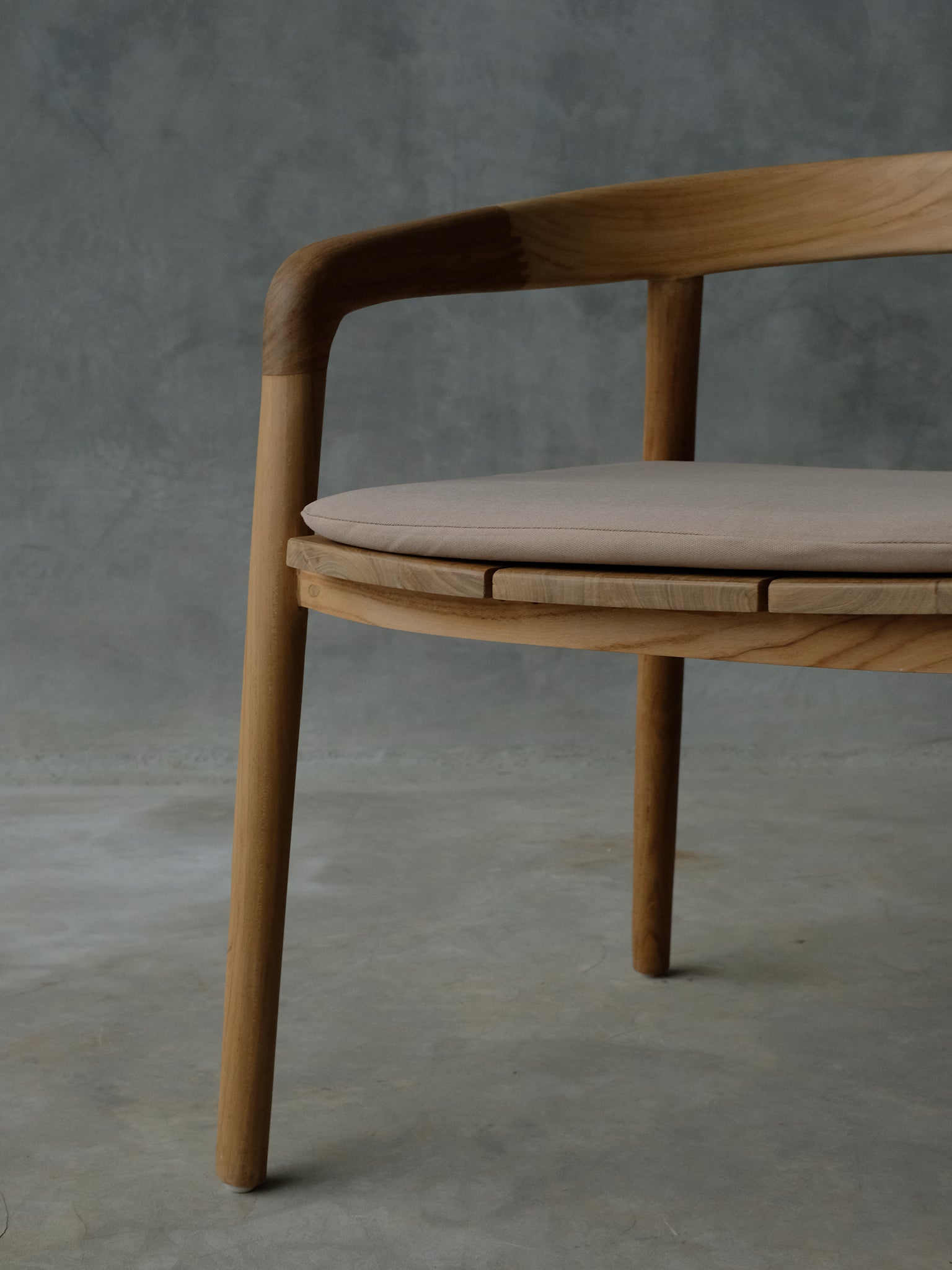 Veedu Dining Chair