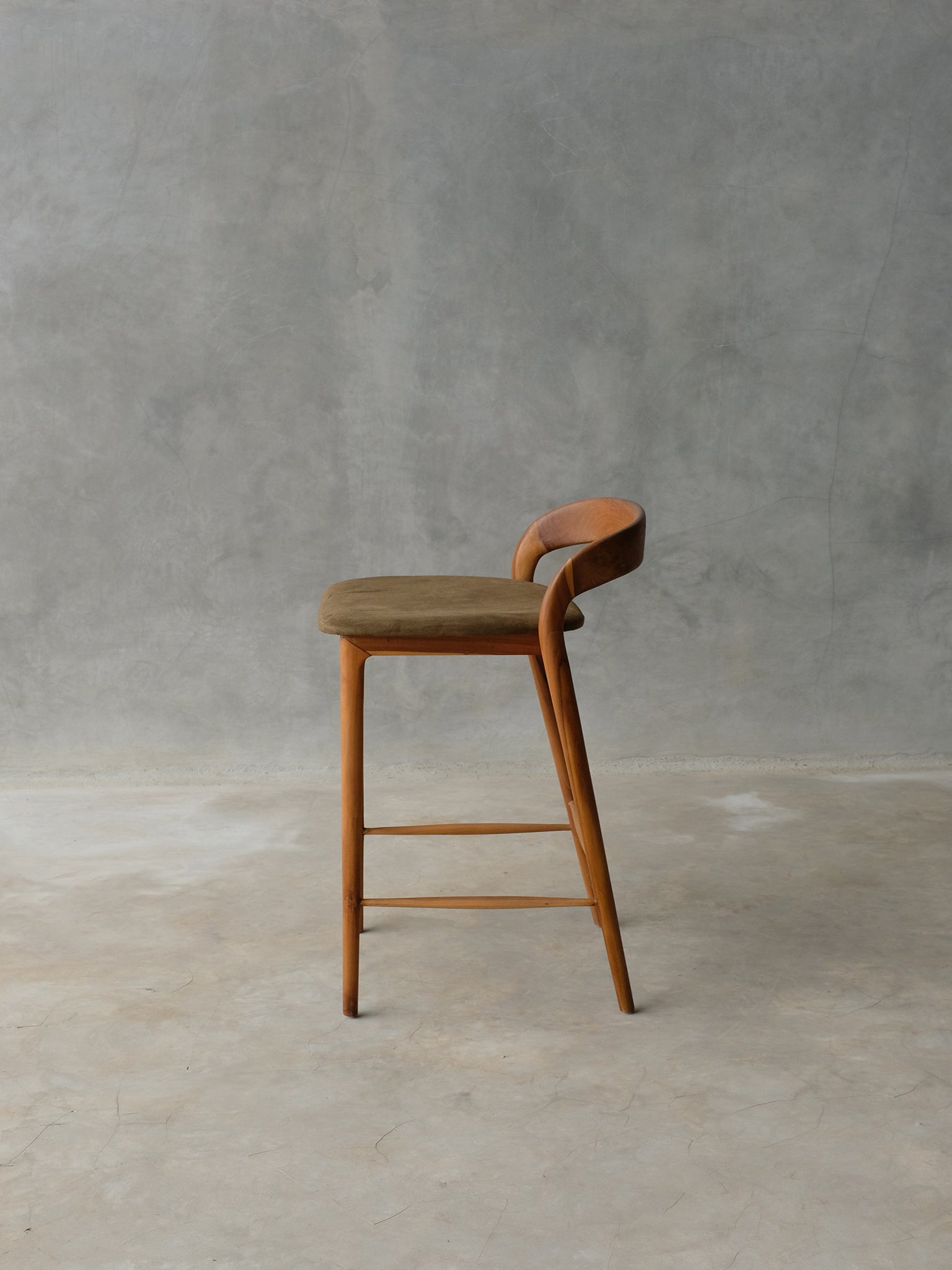 Saaram Bar Chair