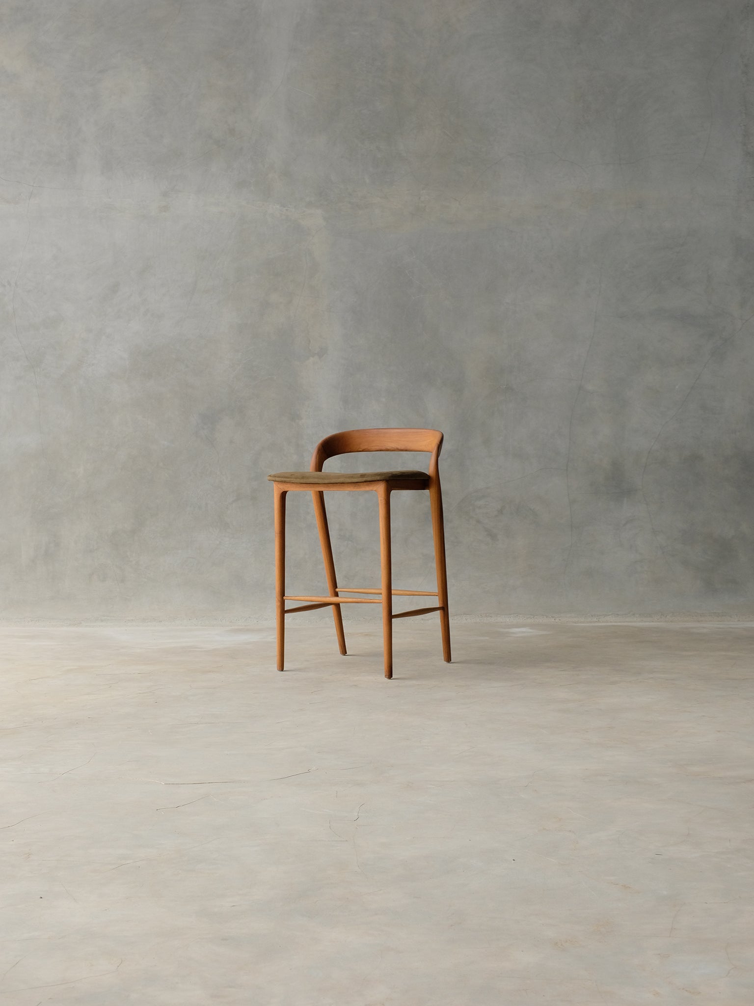 Saaram Bar Chair