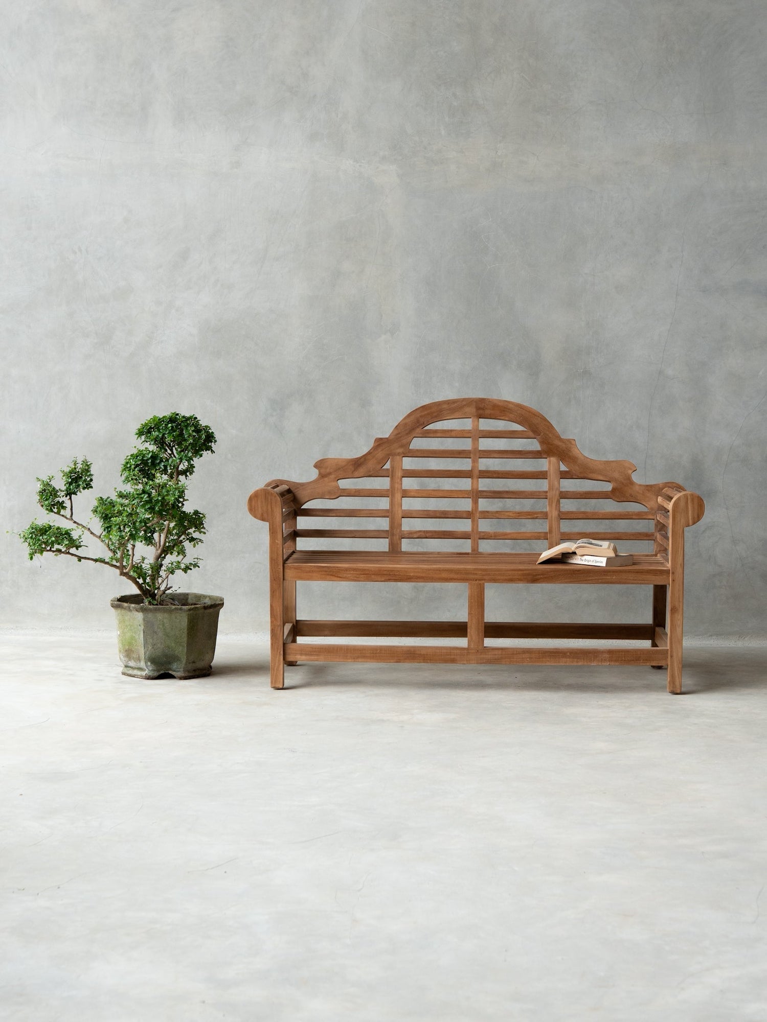 Why Teak Is the Best Material for Outdoor Furniture in India