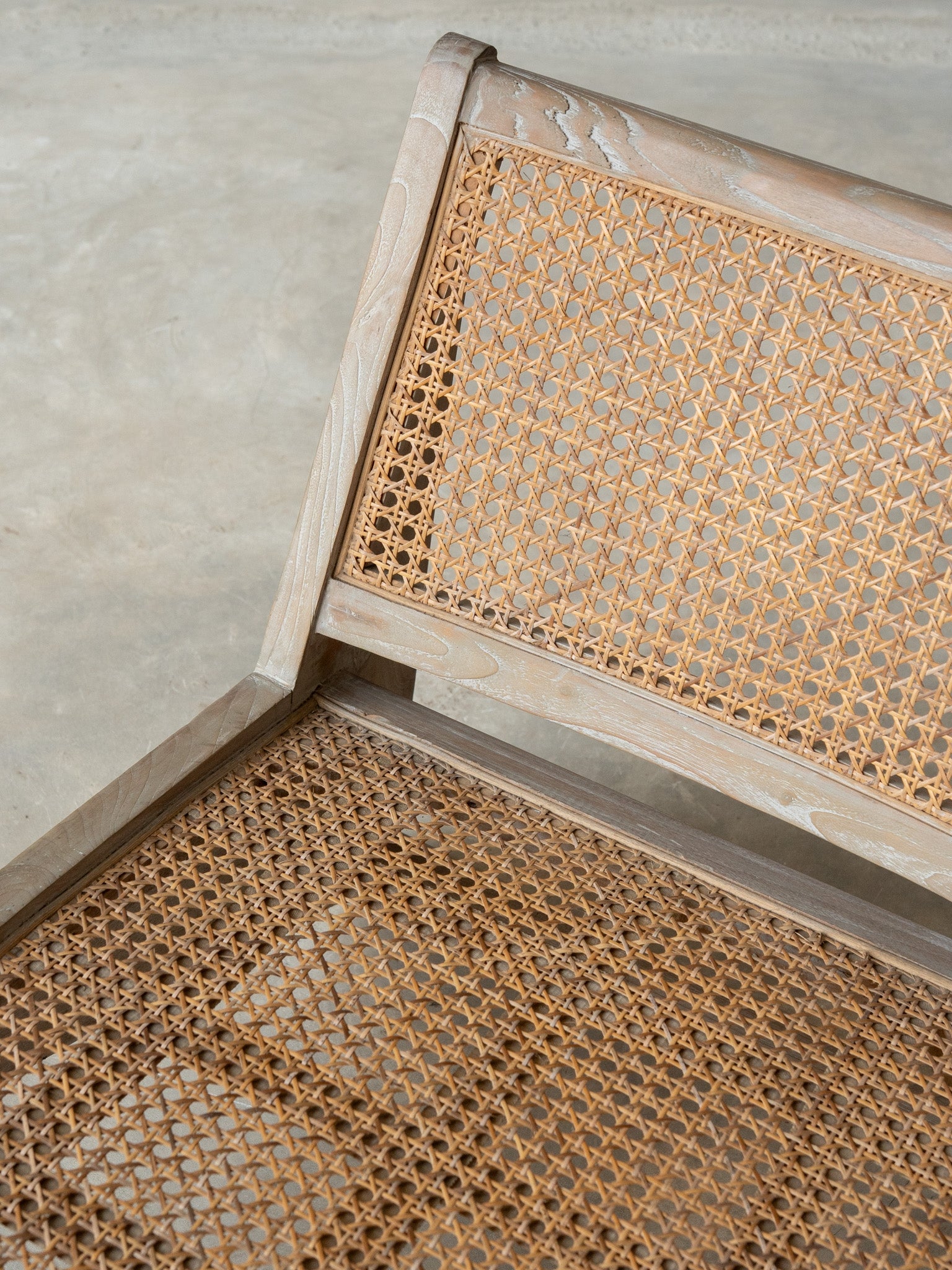 Ayan Lounge Chair