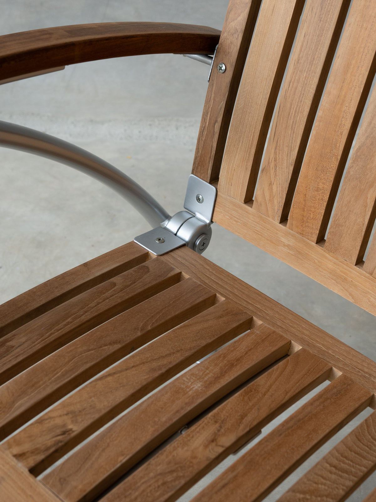 Zuri Folding Chair