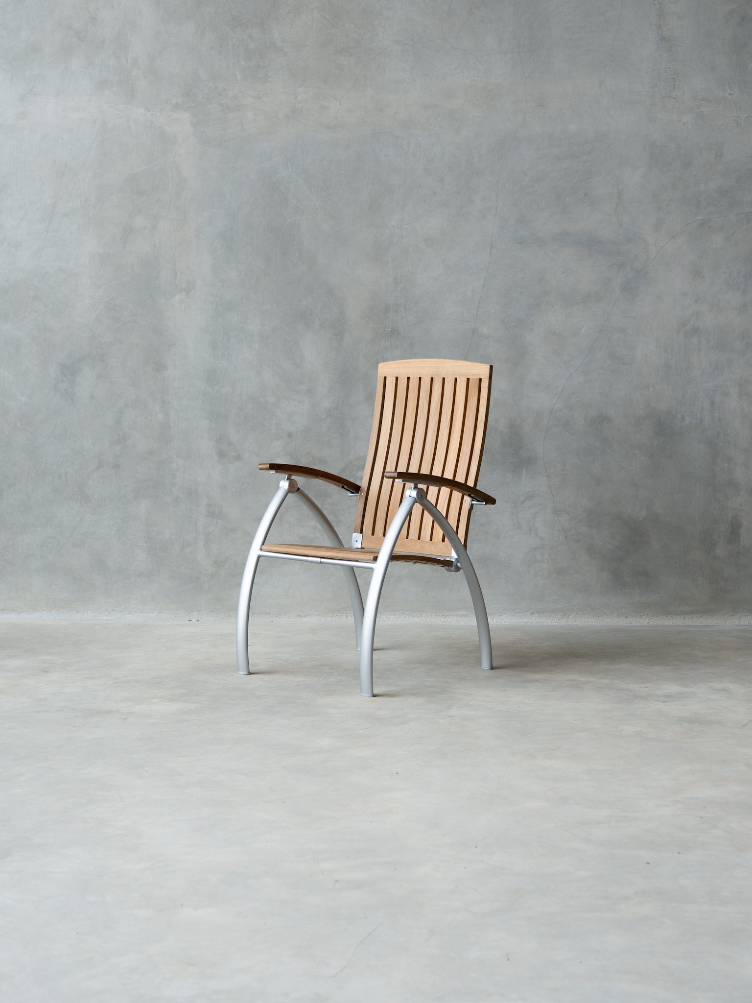 Zuri Folding Chair