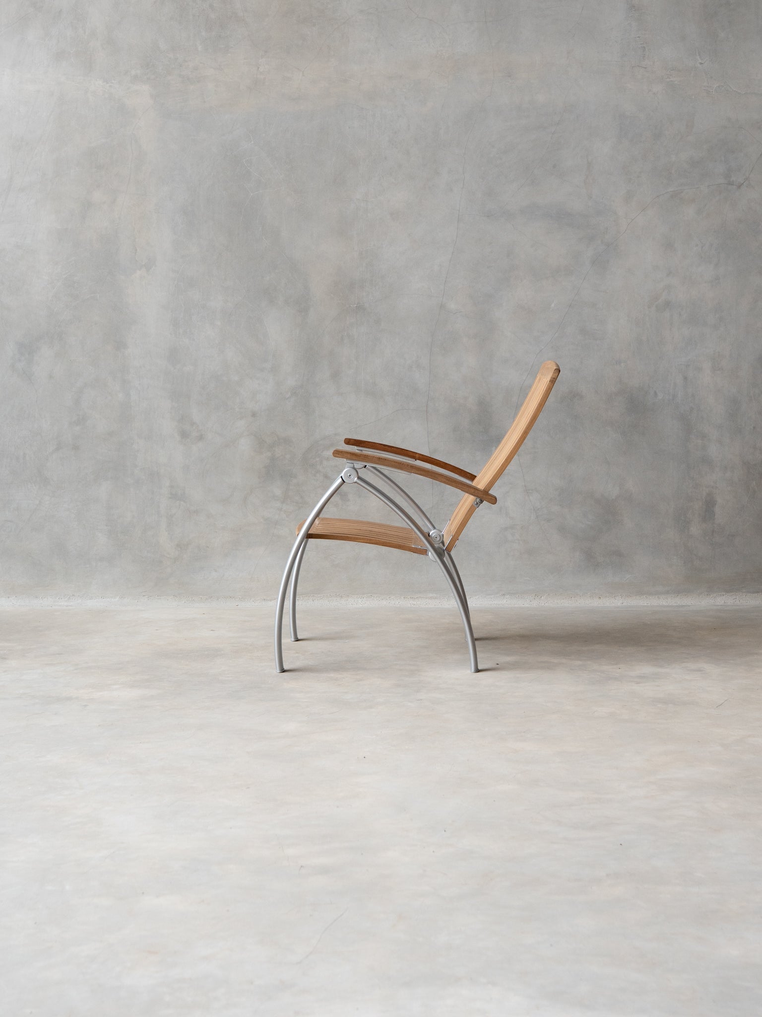 Zuri Folding Chair