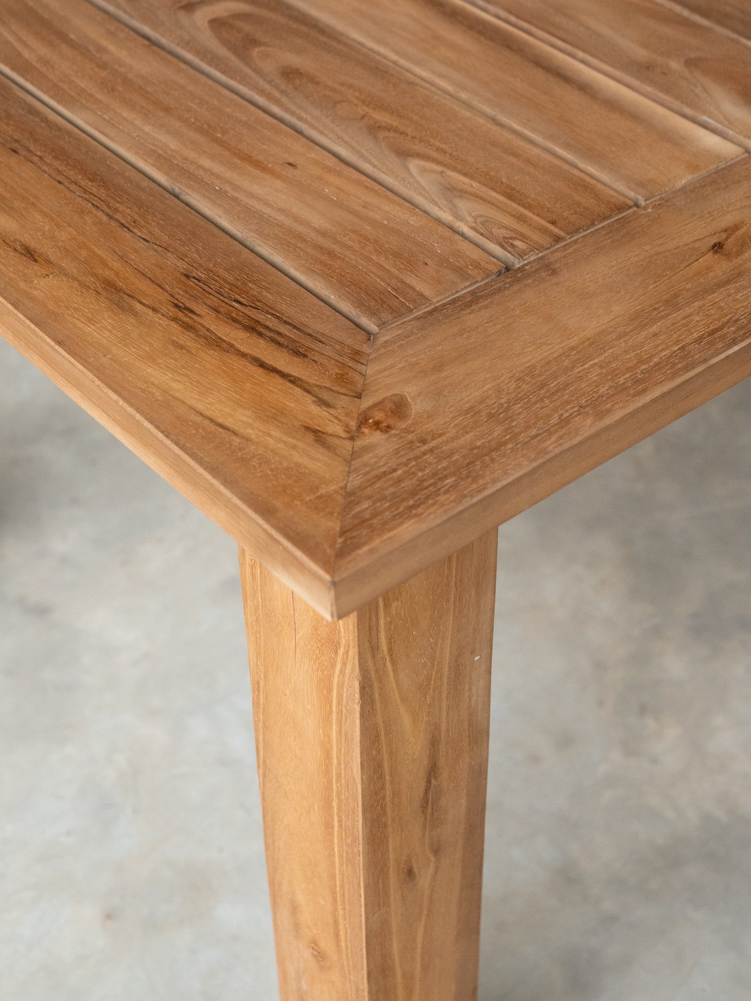 Akela Dining Table