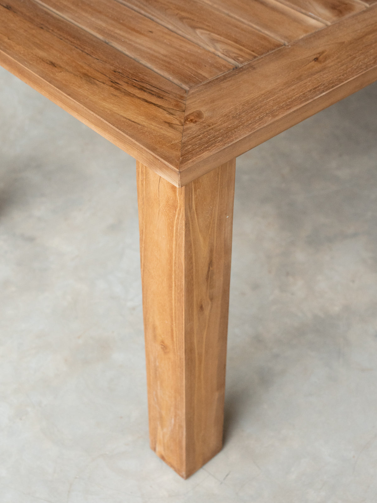 Akela Dining Table