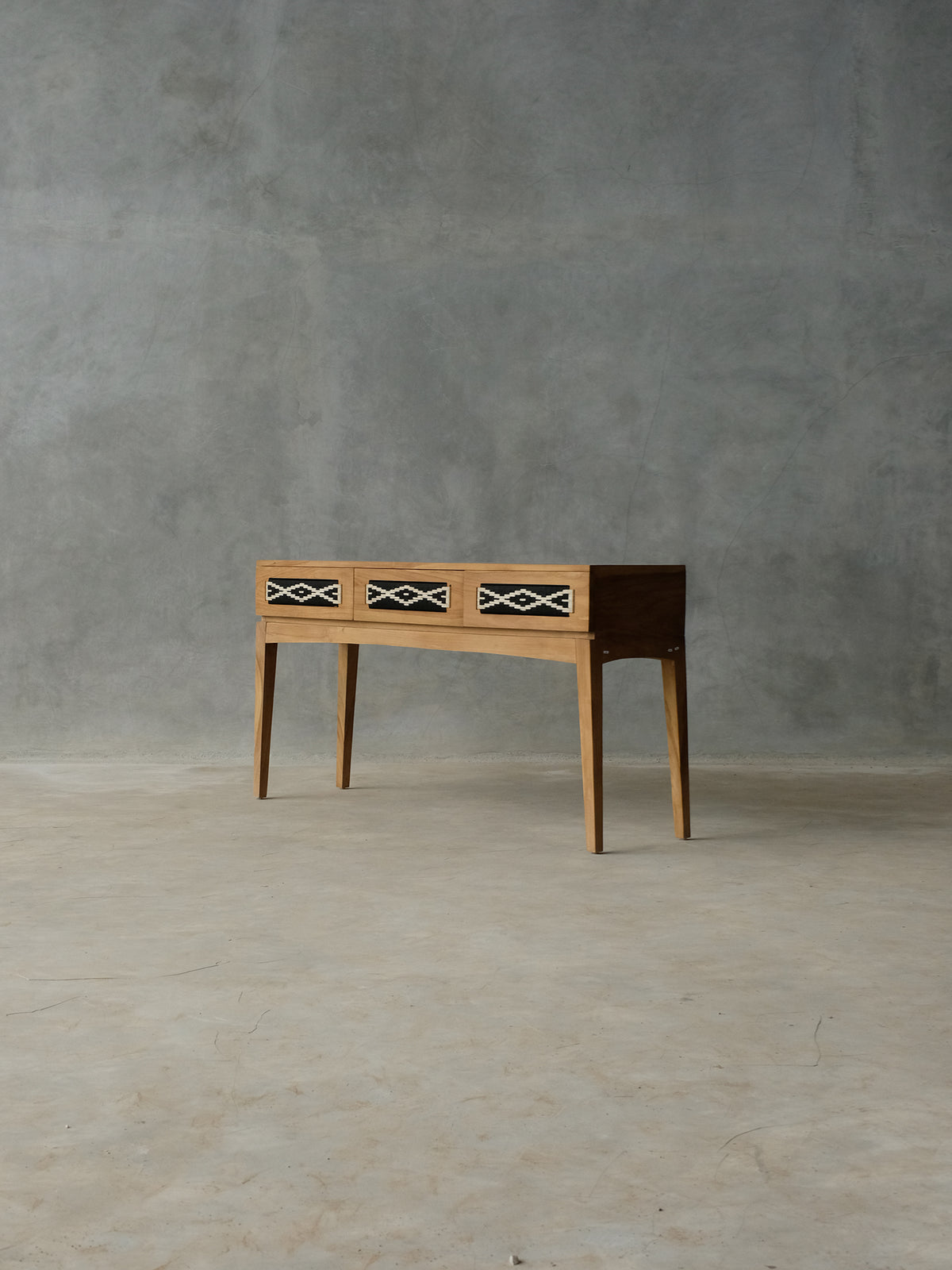 Inbetweener Console Table | Weftline