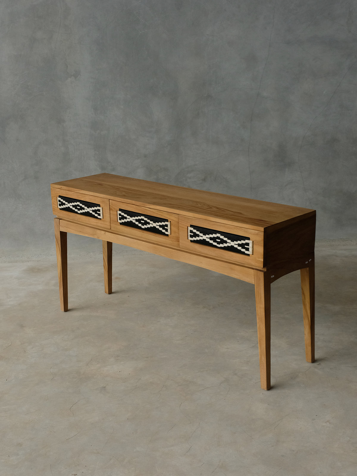 Inbetweener Console Table | Weftline