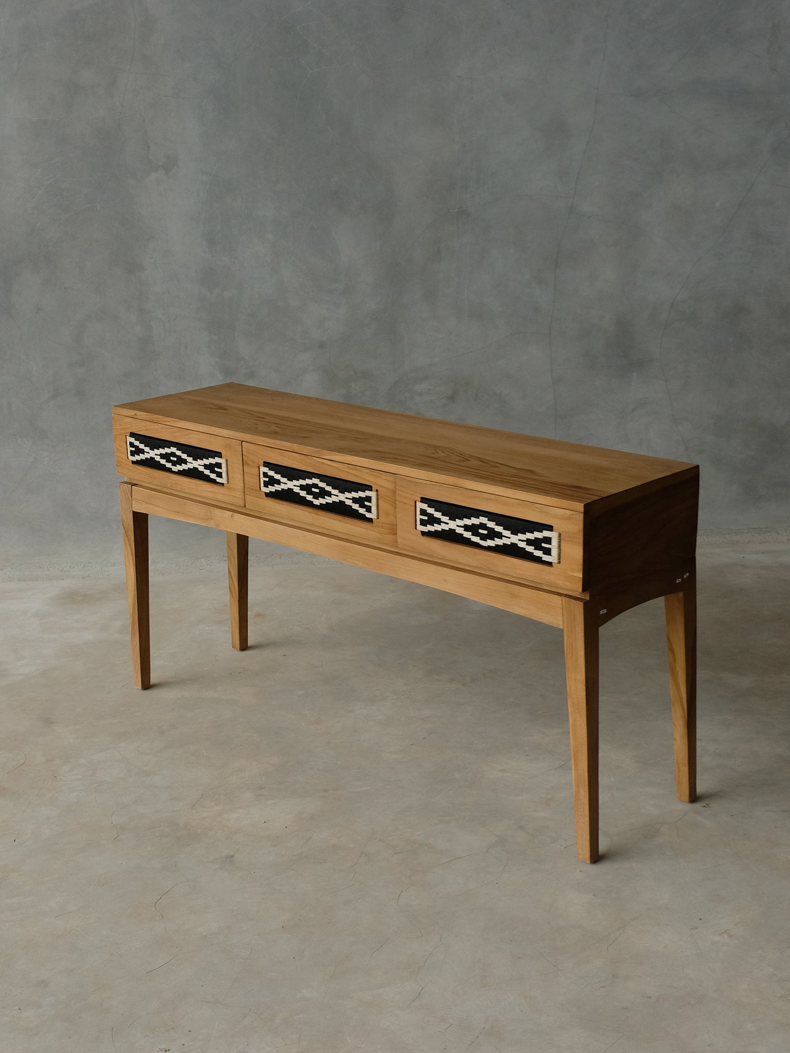 Inbetweener Console Table | Weftline