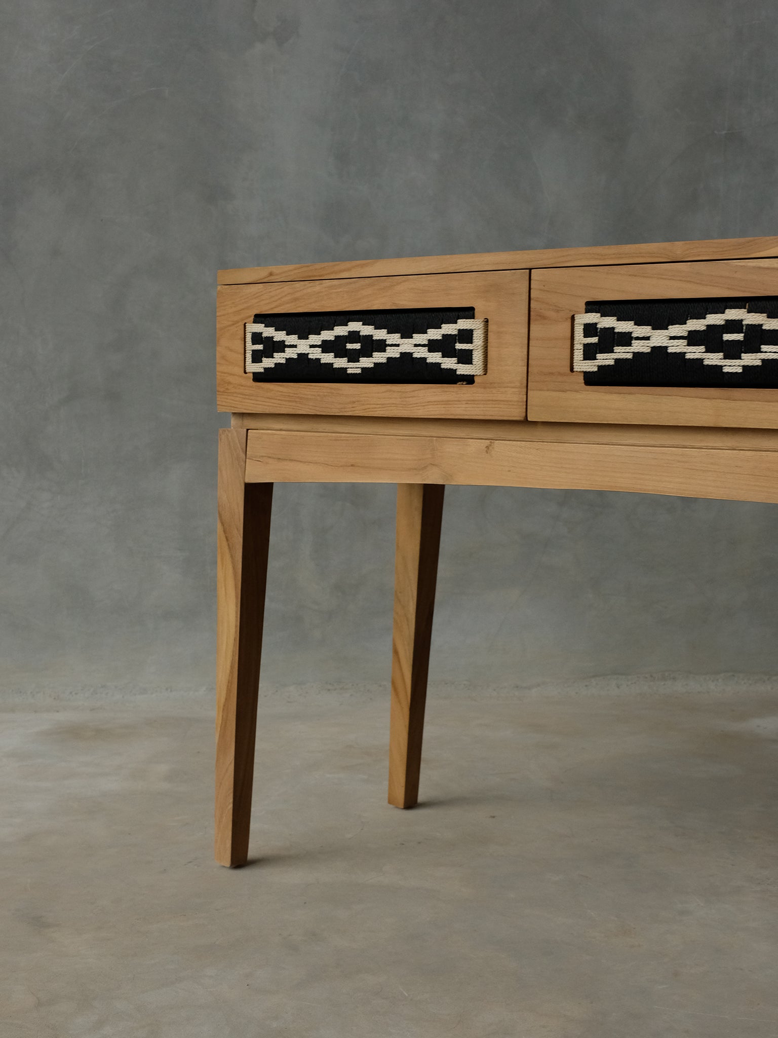 Inbetweener Console Table | Weftline