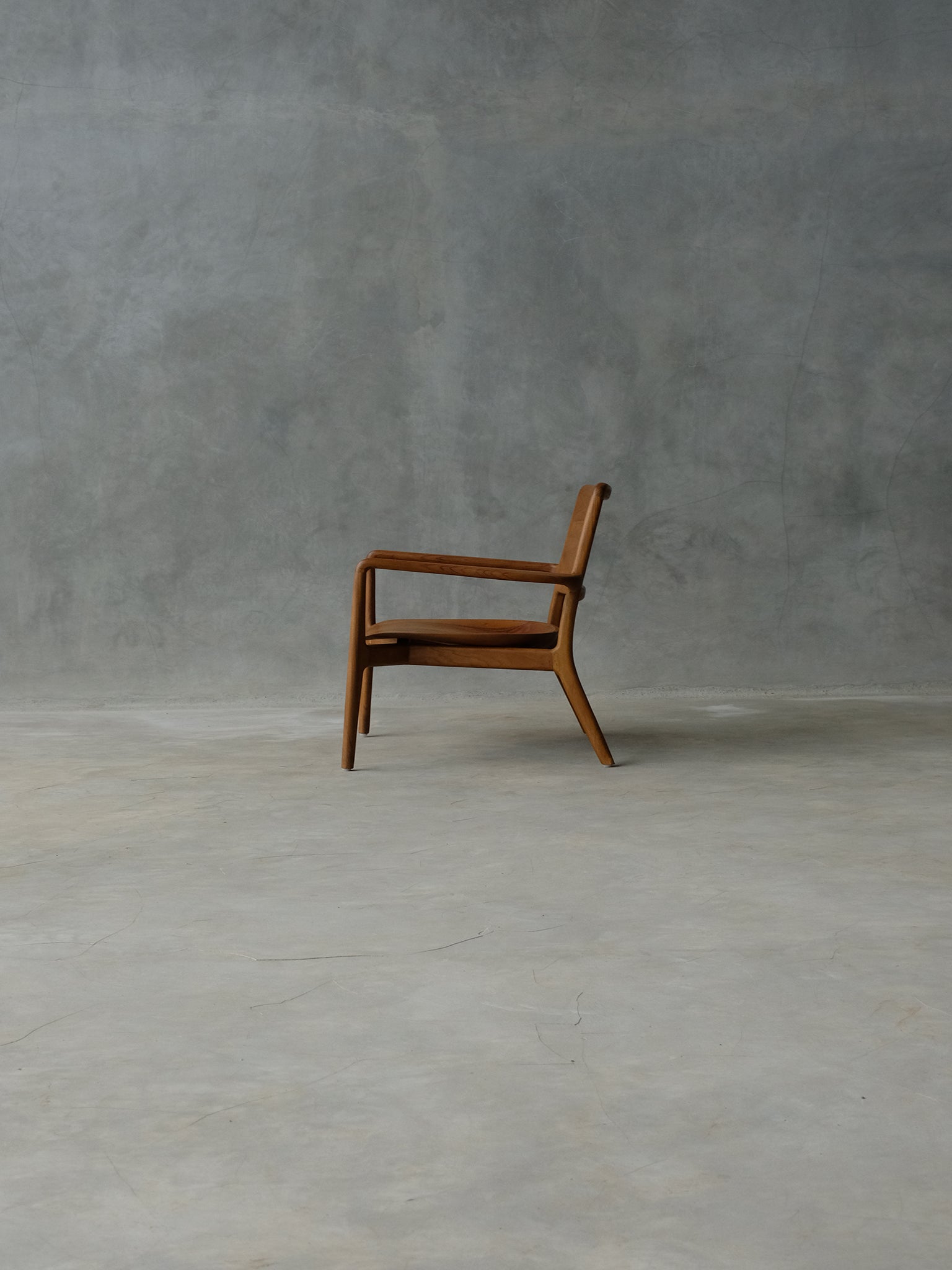 Megham Lounge Chair