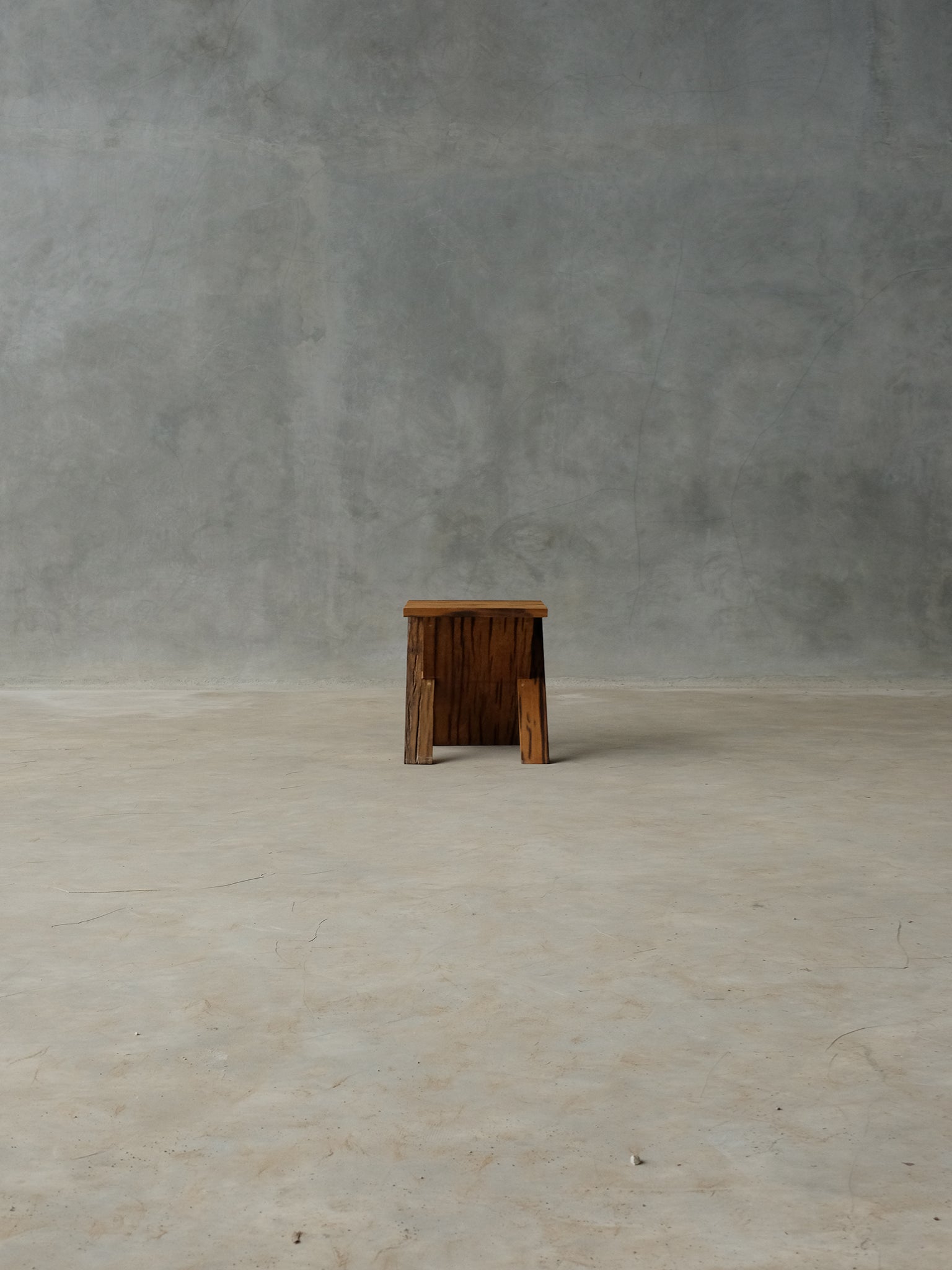 Pietra Stool