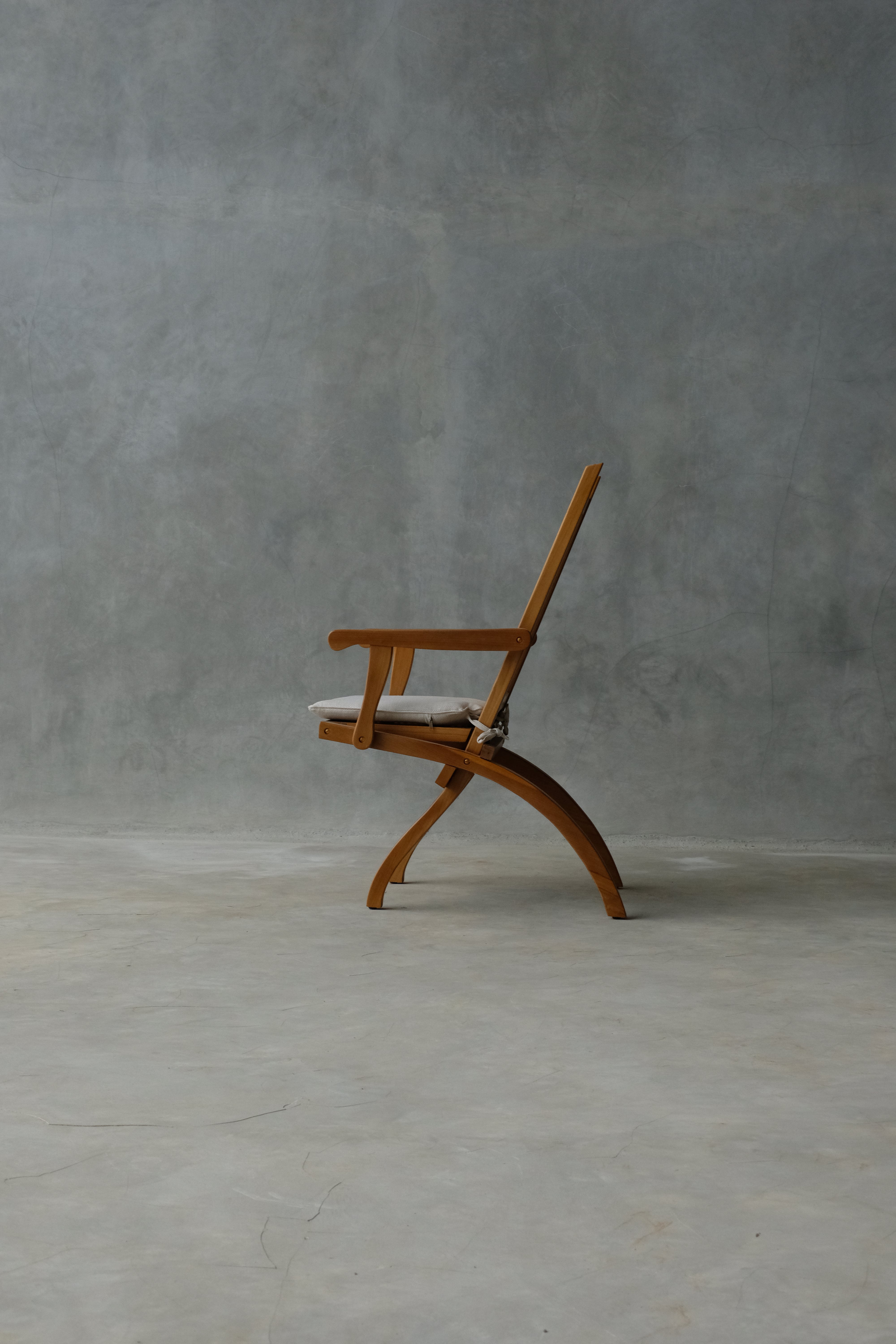 Sthir Accent Chair
