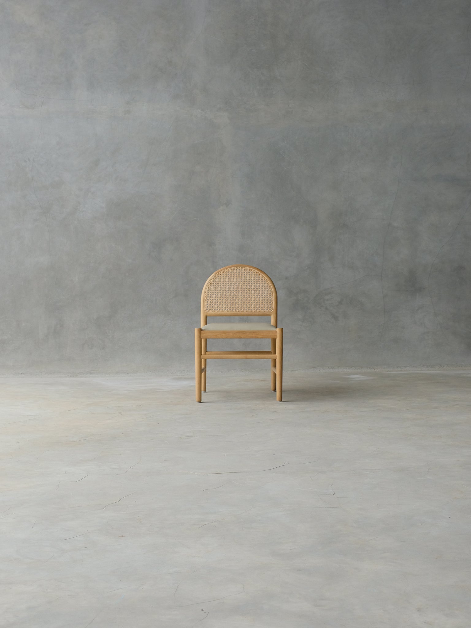 Tharai Dining Chair