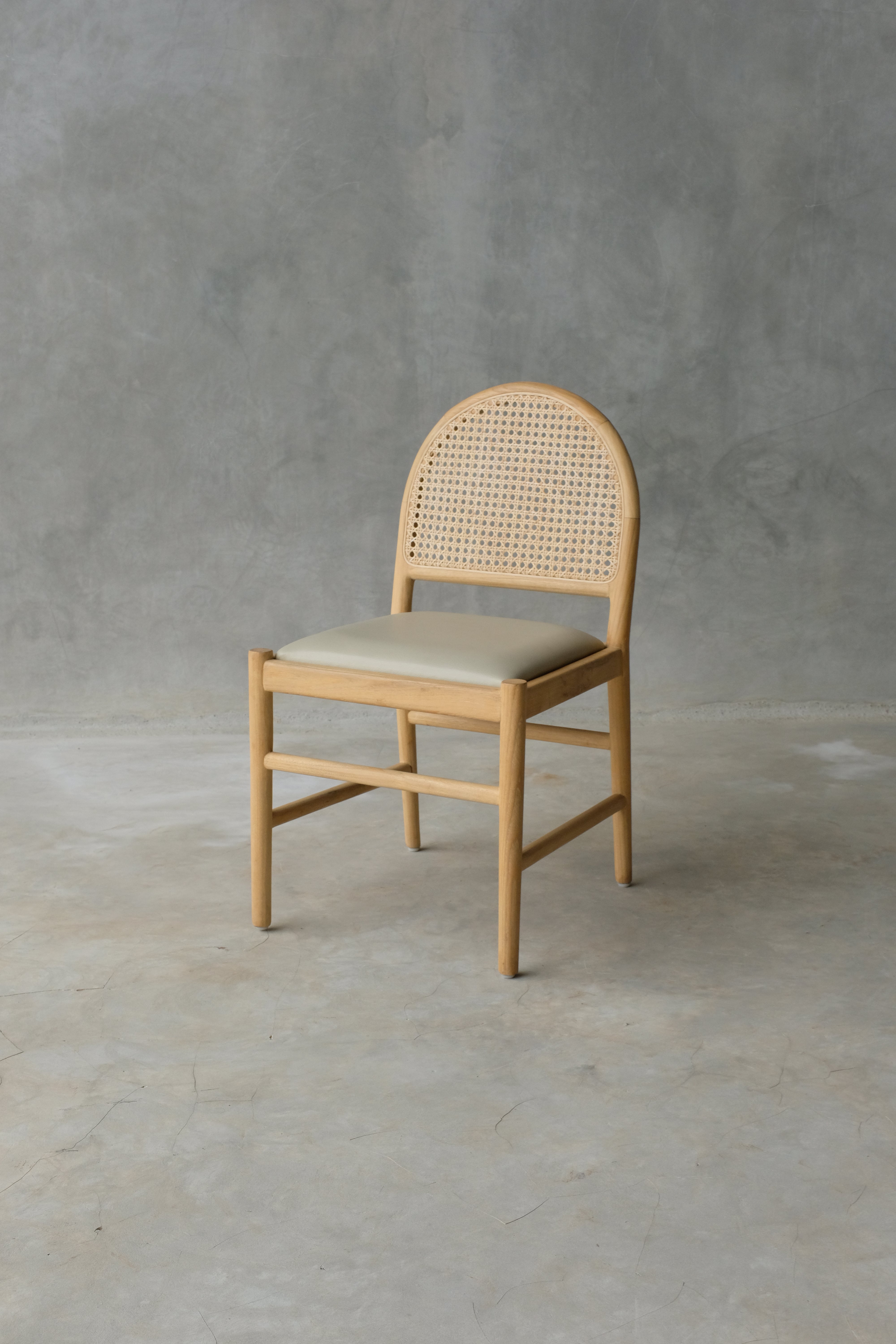 Tharai Dining Chair