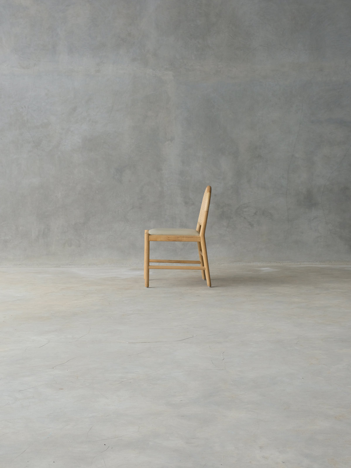 Tharai Dining Chair