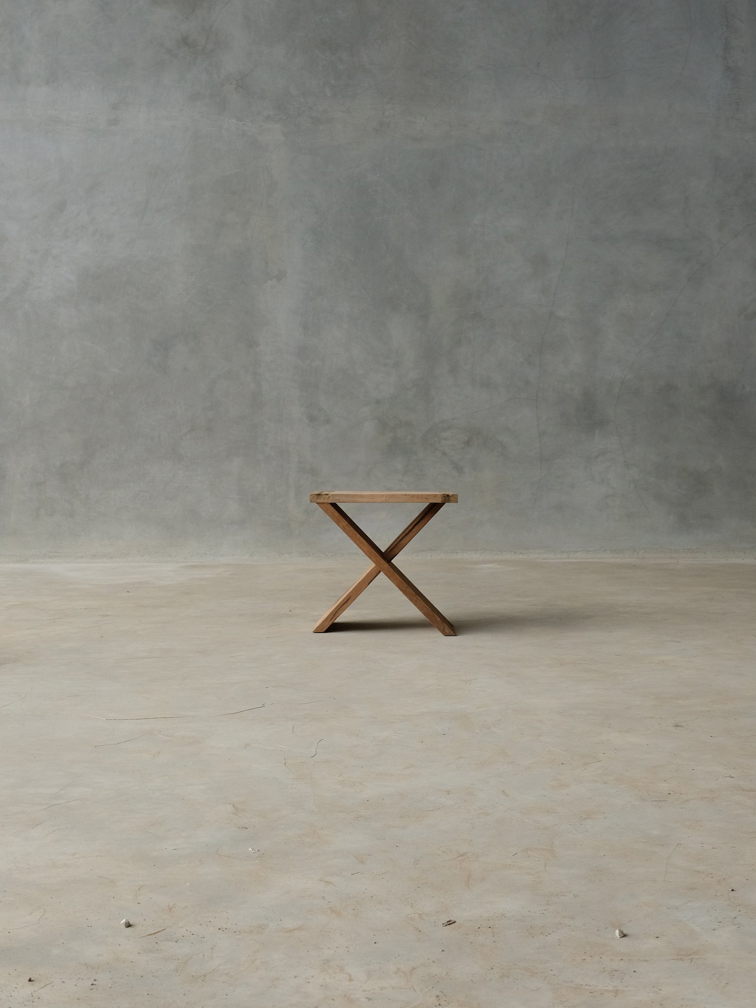 Trave Stool