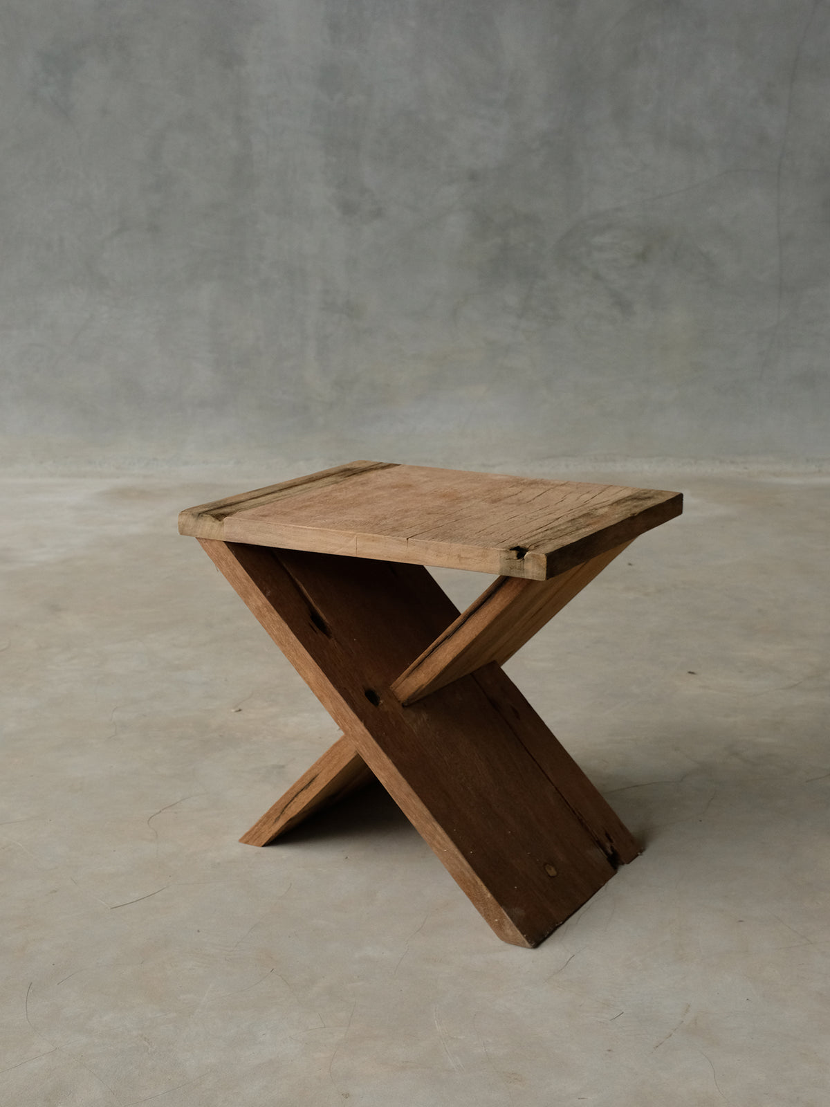 Trave Stool