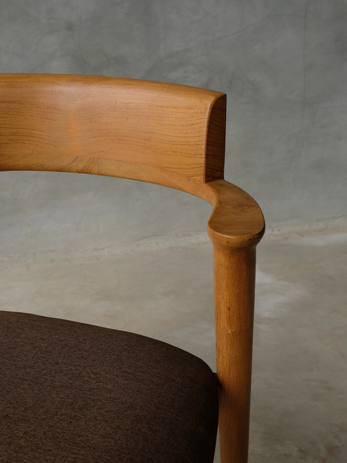 Urudhi Dining Chair