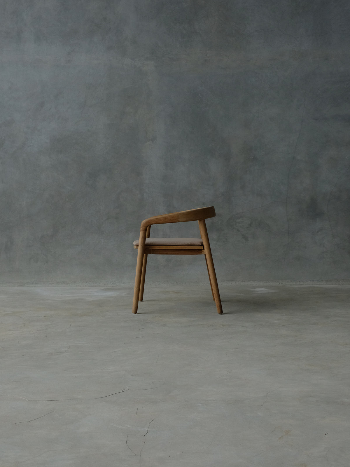 Veedu Dining Chair