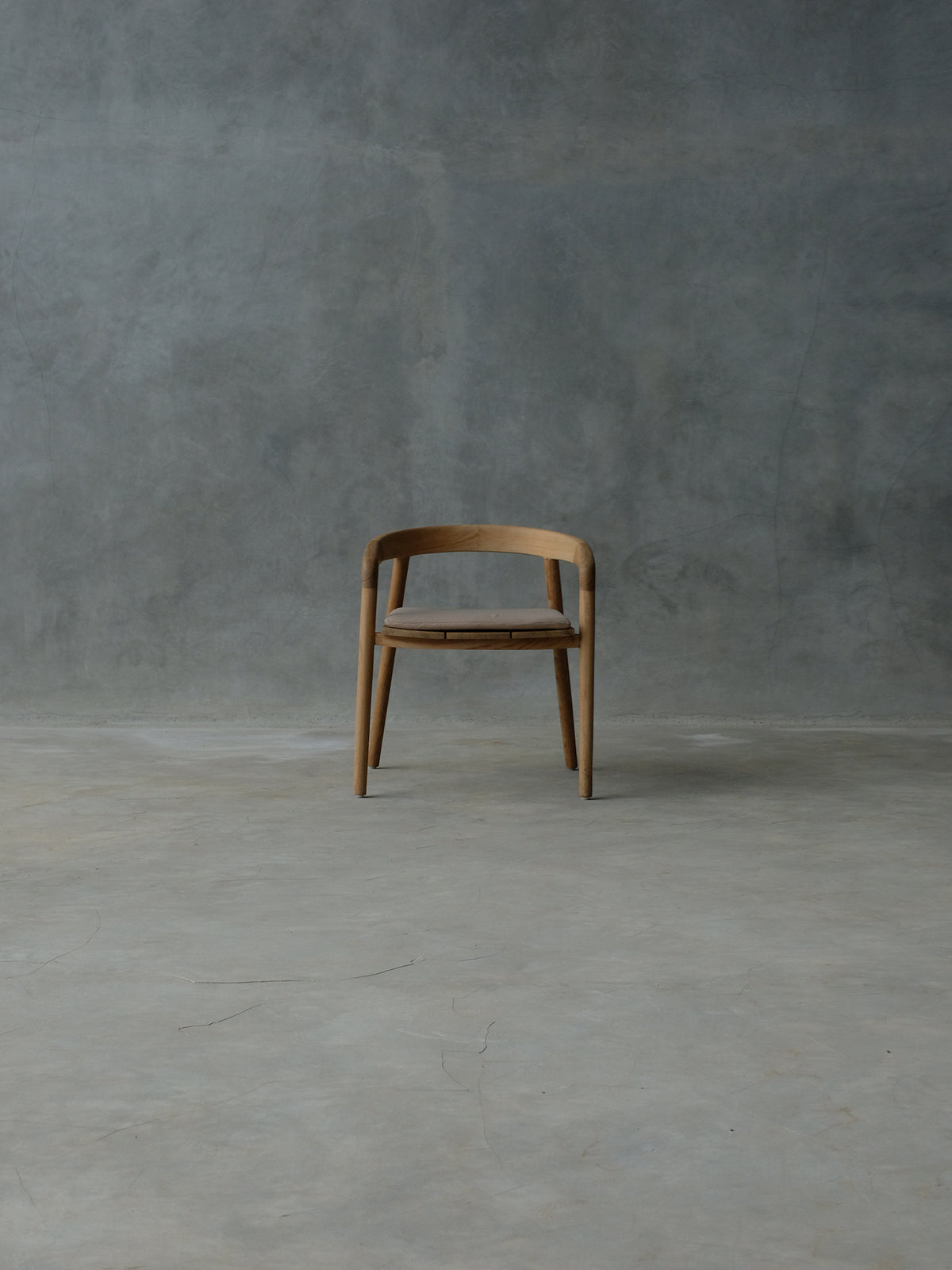 Veedu Dining Chair