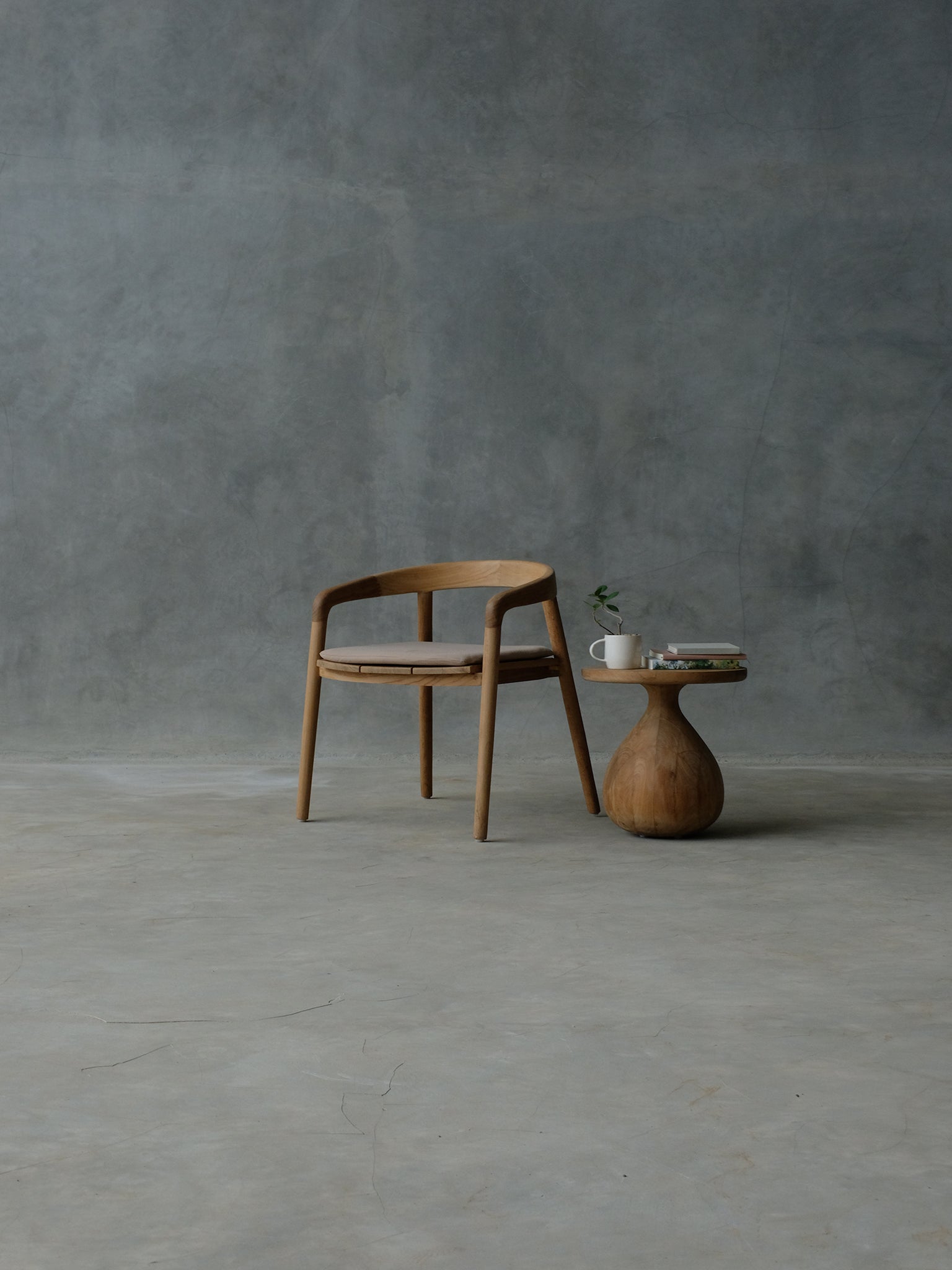 Veedu Dining Chair