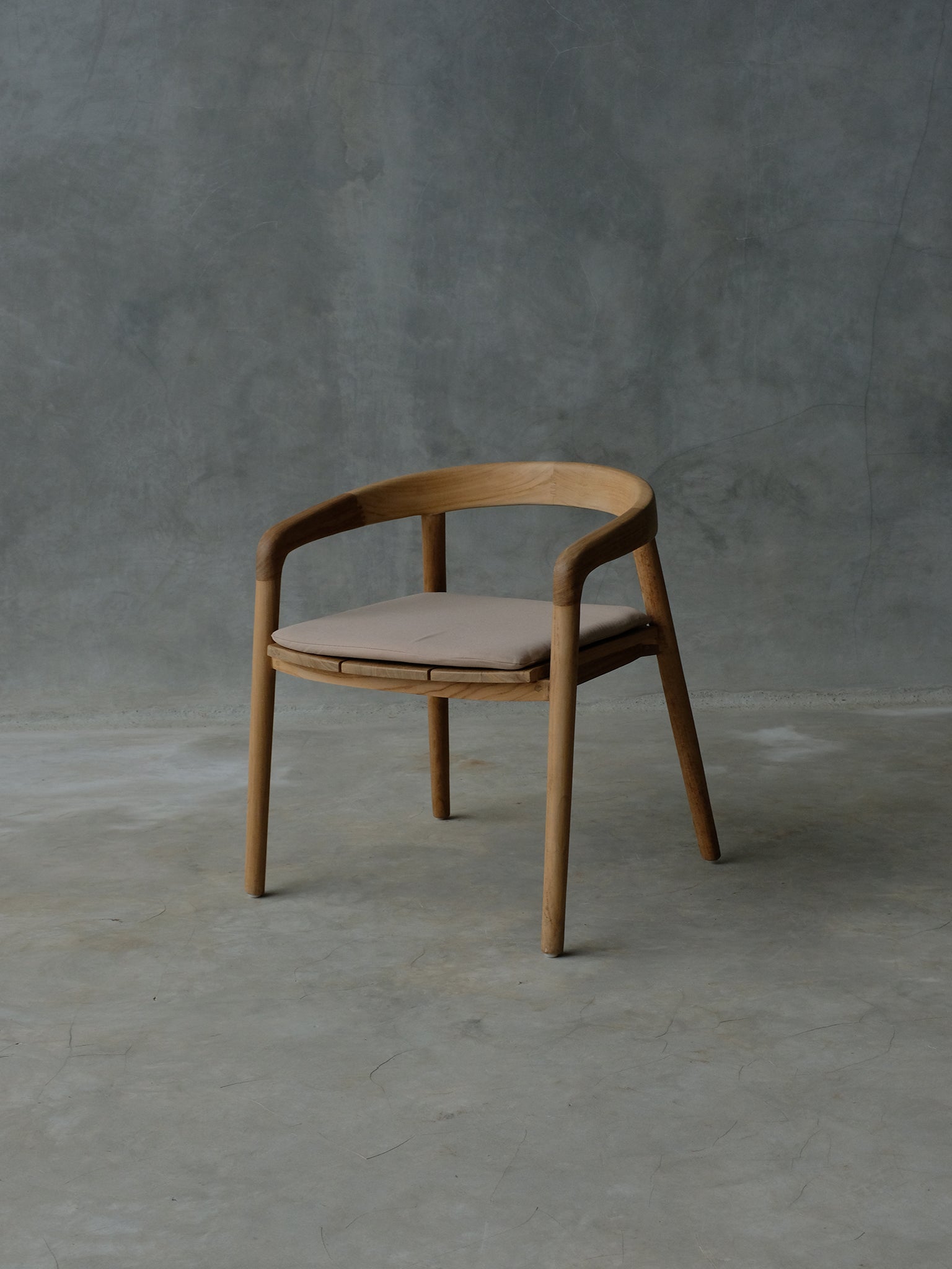 Veedu Dining Chair