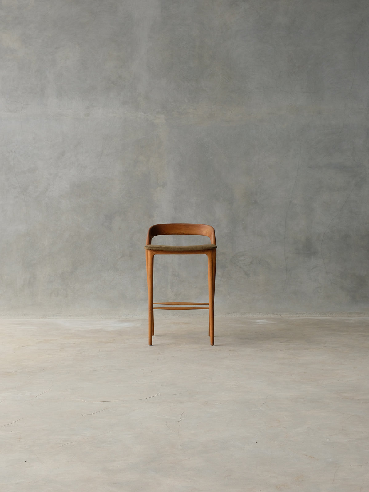 Saaram Bar Chair