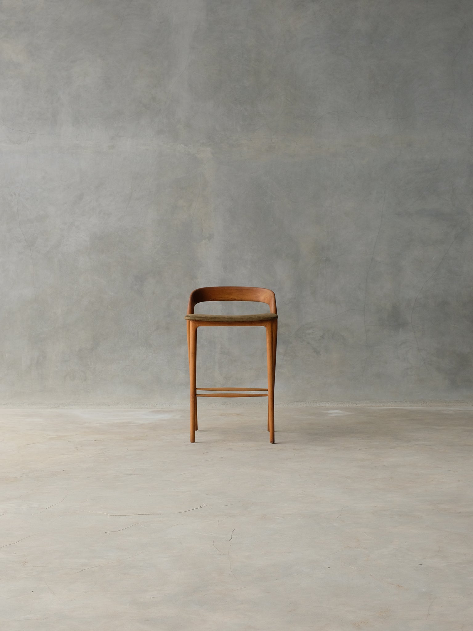 Saaram Bar Chair