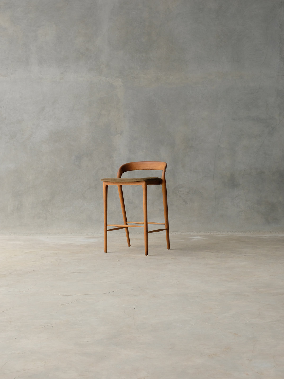 Saaram Bar Chair