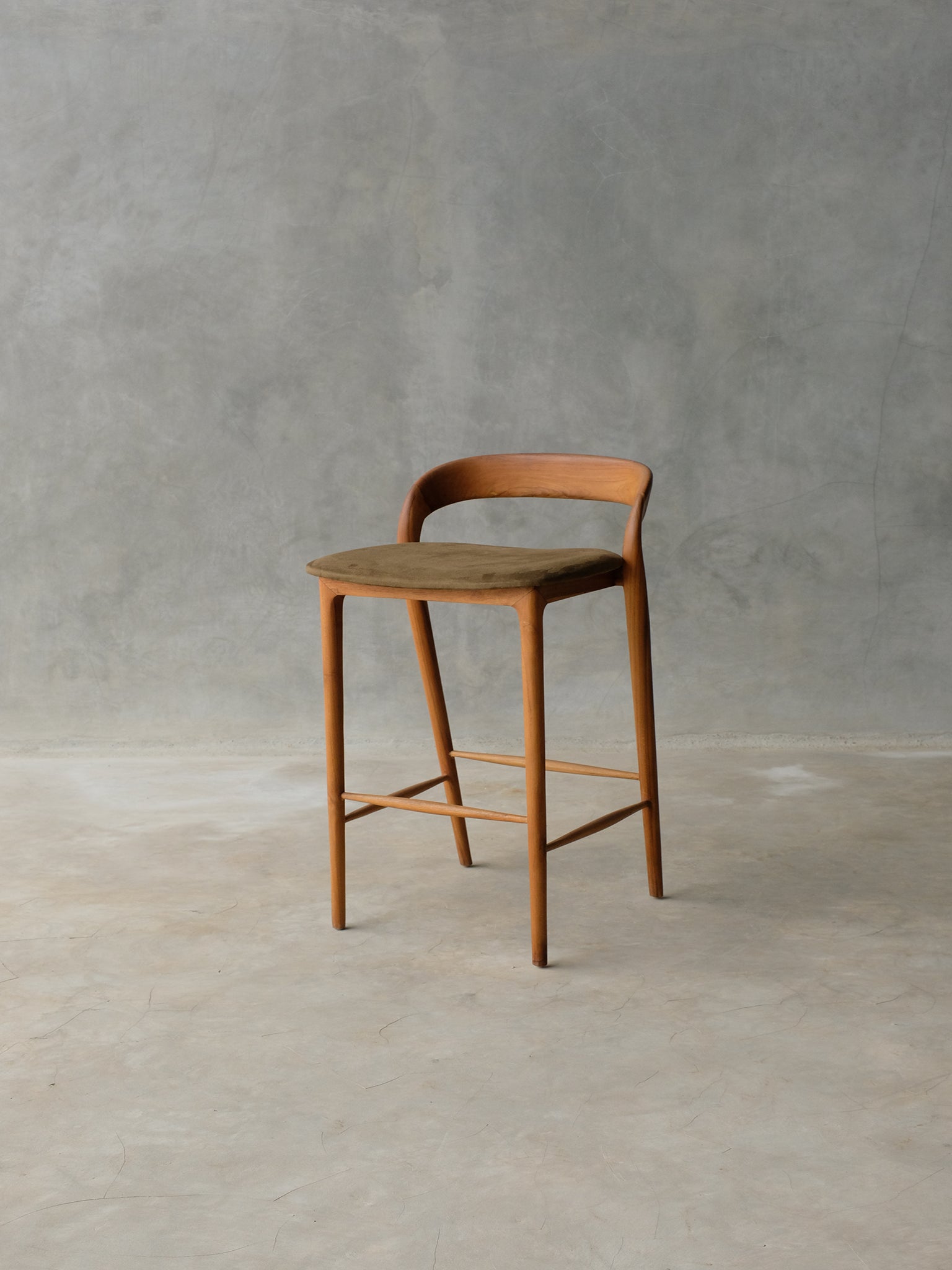 Saaram Bar Chair